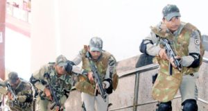 बुलेट प्रुफ जैकेट और AK-47 की कमी से जूझ रहा पुलिस महकमा 1 Hello Uttarakhand News »