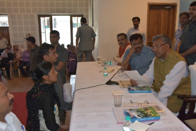 मुखिया ने की जनता से मुलाकात