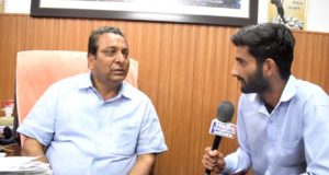 मंत्री की दौड में नजर आ रहे विनोद चमोली- उमेश अग्रवाल के मेयर बनने के सवाल पर ले गए चुटकी !! 1 Hello Uttarakhand News »