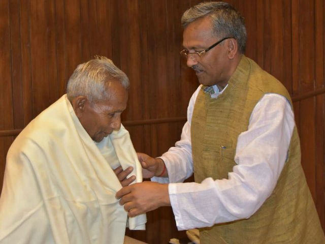 त्रिवेंद्र से बहुत उम्मीद लगाए बैठे है योगी आदित्यनाथ के पिता 1 Hello Uttarakhand News »