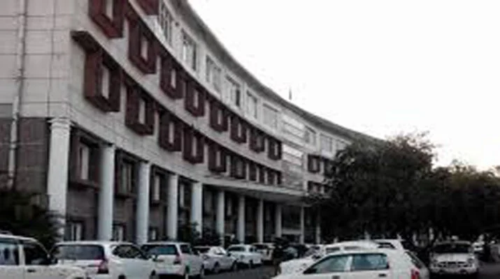 सचिवालय में उच्च शिक्षा अनुभाग में कार्यरत अनुभाग अधिकारी के भाई में हुई कोरोना की पुष्टि, अनुभाग में कार्यरत सभी कर्मचारियों को सेल्फ क्वारंटाइन के निर्देश 1 Hello Uttarakhand News »