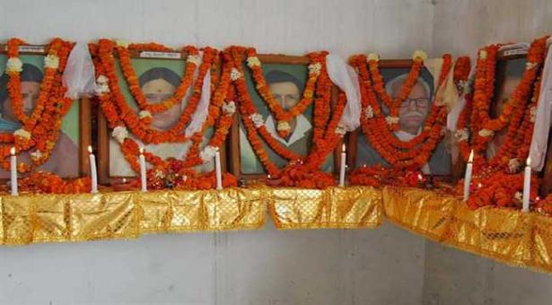 खटीमा गोली कांड 23वीं बरसी – उत्तराखंड के शहीदों को नमन… 3 Hello Uttarakhand News »