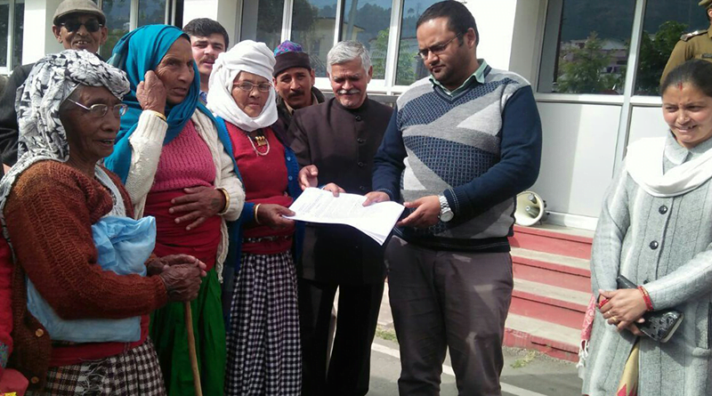 गांव को नगर पालिका से नहीं हटाया गया तो करेंगे भूक हड़ताल 2 Hello Uttarakhand News »