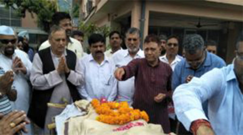 पंचतत्वों में विलीन हुए उत्तराखंड राज्य आंदोलनकारी वेद उनियाल 1 Hello Uttarakhand News »