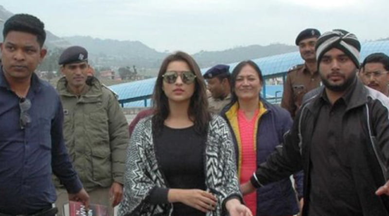 उत्तराखंड पहुंची परिणीति ने इस तरह से जीता फैंस का दिल, शूटिंग के पहले दिन की कुछ तस्वीरें आई सामने 4 Hello Uttarakhand News »