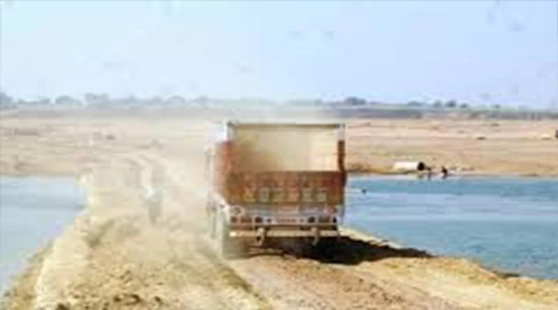 खनन पर रोक के बावजूद धड़ल्ले से जारी है अवैध खनन, 4 ट्रैक्टर-ट्रॉलियां समेत तीन चालक गिरफ्तार 1 Hello Uttarakhand News »