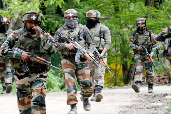 सीआरपीएफ की बटालियन पर आतंकी हमला, तीन जवान शहीद.. 1 Hello Uttarakhand News »