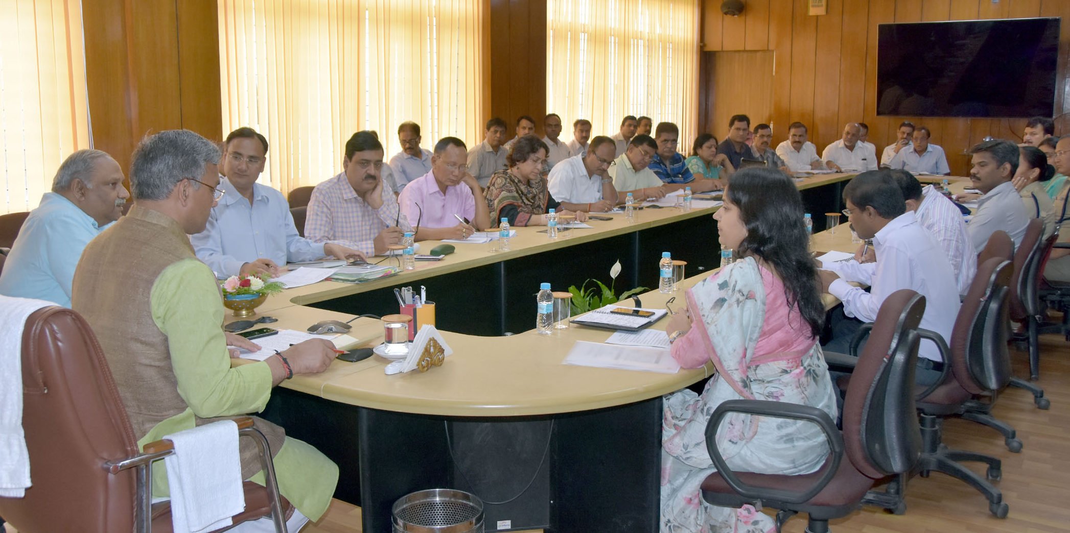 मुख्यमंत्री ने ली आधिकारियों की बैठक… 3 Hello Uttarakhand News »