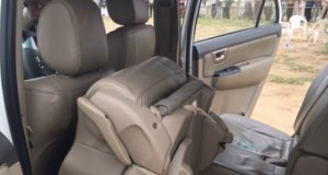 राहुल गांधी की गाड़ी पर किया पथराव, चला आरोप-प्रतिआरोपों का दौर 1 Hello Uttarakhand News »