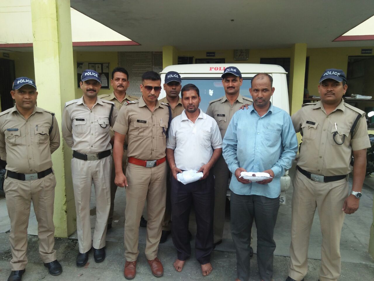 3 किलो अफीम के साथ दो तस्कर गिरफ्तार 3 Hello Uttarakhand News »