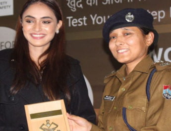 महिला सुरक्षा एवं जागरूकता” अभियान में अनुकृति गुसाईं ने की शिरकत 2 Hello Uttarakhand News »