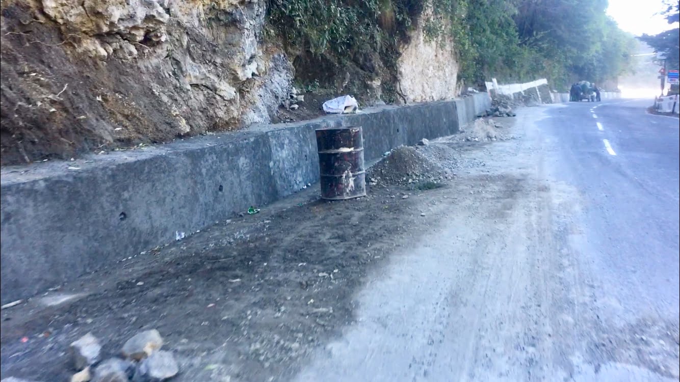 मसूरी की संवरती सड़कें दे रही है हादसों को न्योता 2 Hello Uttarakhand News »