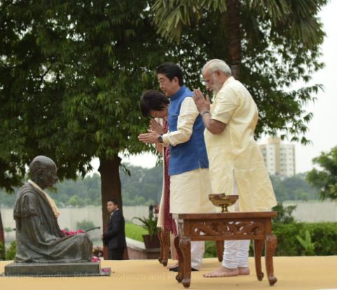 जापान प्रधानमंत्री शिंजो आबे और पीएम नरेंद्र मोदी पहुंचे साबरमती आश्रम… 1 Hello Uttarakhand News »