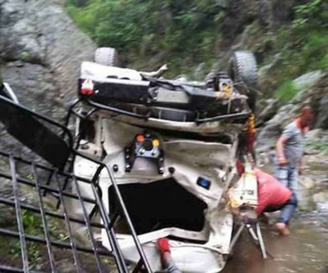 अल्मोड़ा में गिरा ट्रैकर, 3 की मौत और 8 घायल 6 Hello Uttarakhand News »