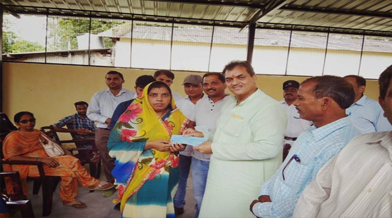 विधानसभा अध्यक्ष ने बांटे आर्थिक सहायता चैक 4 Hello Uttarakhand News »