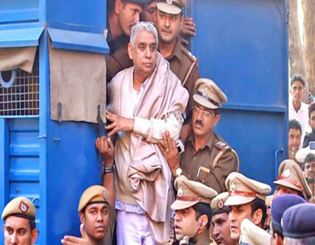 संत रामपाल को दो मामलों में मिली राहत लेकिन चलता रहेगा हत्या-देशद्रोह का केस 3 Hello Uttarakhand News »