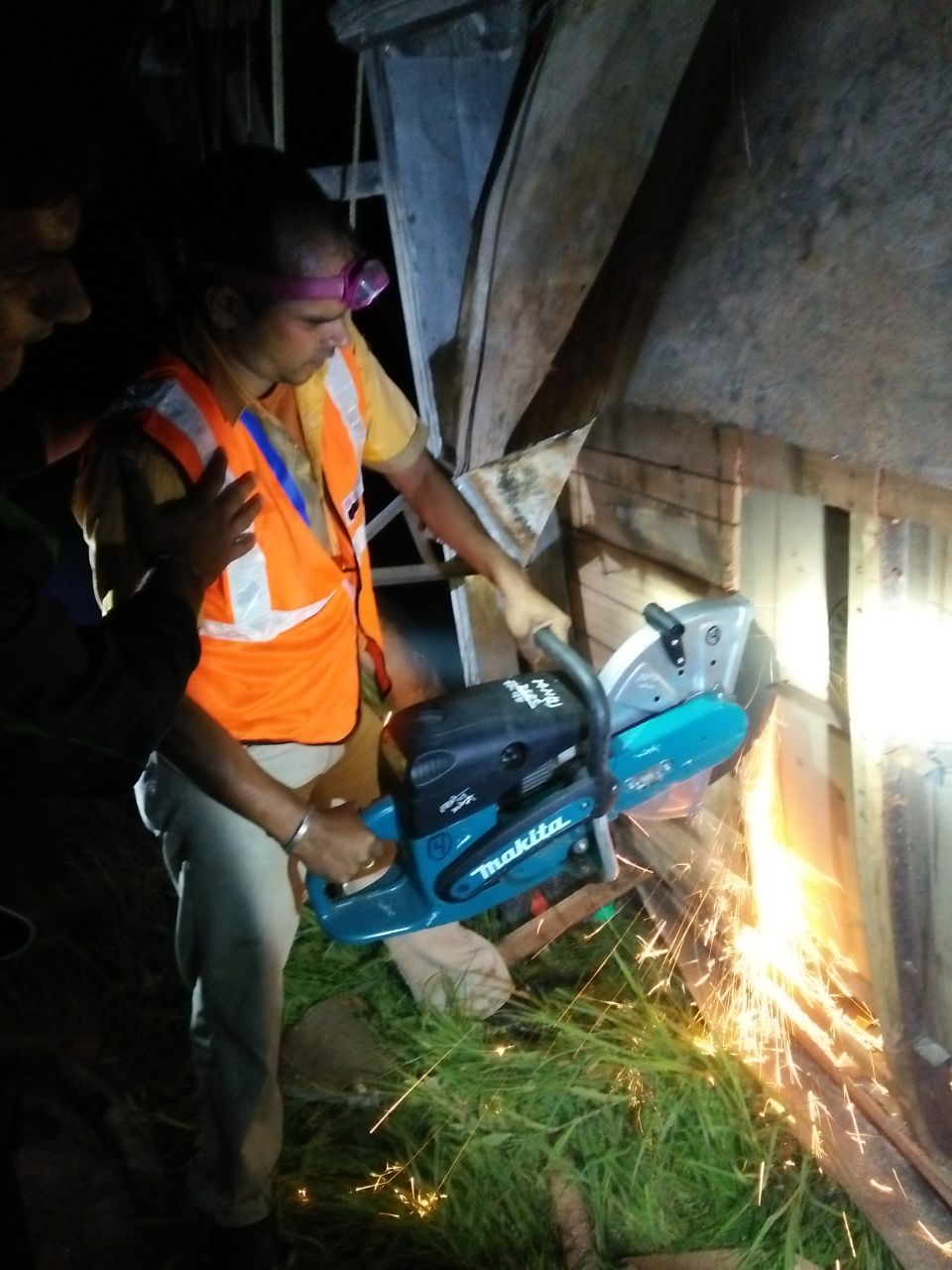 दर्दनाक सड़क हादसा…एक की मौत, पांच घायल… 5 Hello Uttarakhand News »