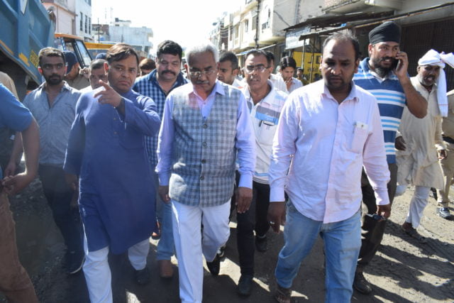 ट्रांसपोर्ट नगर की दुर्दशा पर आई दया- मंत्री जी और विधायक पहुंचे ट्रांसपोर्ट नगर 2 Hello Uttarakhand News »