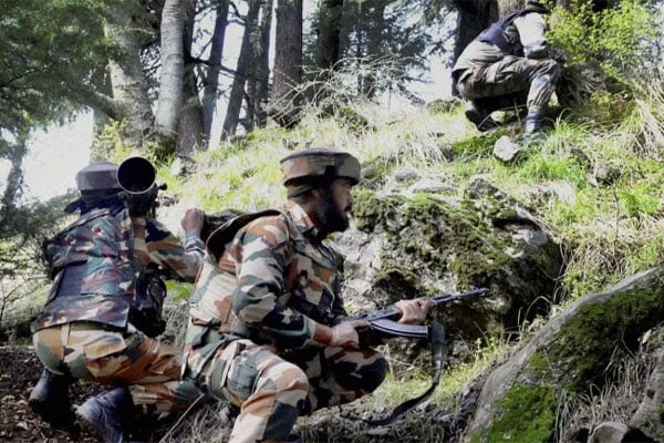 सुरक्षाबलों से मुठभेड़ में 2 आतंकी ढेर… 3 Hello Uttarakhand News »