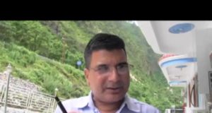 क्या ठेकेदार की जेब में है प्रशासन…. प्रशासन भी बनी लाचार 4 Hello Uttarakhand News »