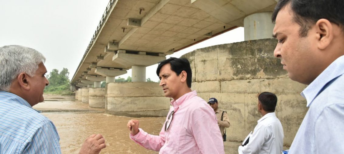 उत्तराखंड-उत्तरप्रदेश को जोड़ने वाला पुल खतरे में 4 Hello Uttarakhand News »