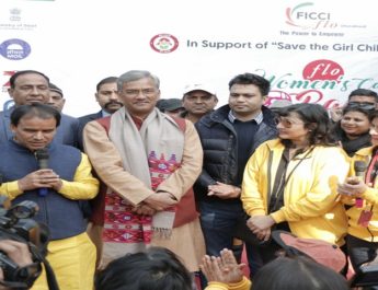 दून की महिलाओं ने कार चला कर दिया बेटी बचाओ का नारा 4 Hello Uttarakhand News »