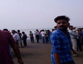 समुद्र में नाव के पलटने से चार बच्चों की हुई मौत 4 Hello Uttarakhand News »