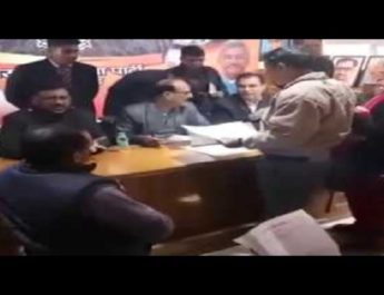 फरियादी ने खाया था जहर, सियासत हुई गर्म 4 Hello Uttarakhand News »