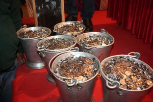 75 किलो के अजय भट्ट, 100 किलो के सिक्के 2 Hello Uttarakhand News »