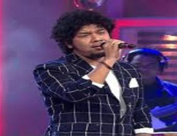 मशहूर सिंगर का कंटेस्टेंट को किस करना पड़ा महंगा, देखें वीडियो 3 Hello Uttarakhand News »