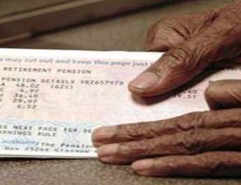 अपने ही जीपीएफ और पेंशन पाने के लिए दर-दर भटकने को मजबूर है बुजुर्ग 2 Hello Uttarakhand News »