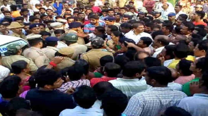 रेप के आरोपी को भीड़ ने पीट-पीट कर मार डाला 1 Hello Uttarakhand News »