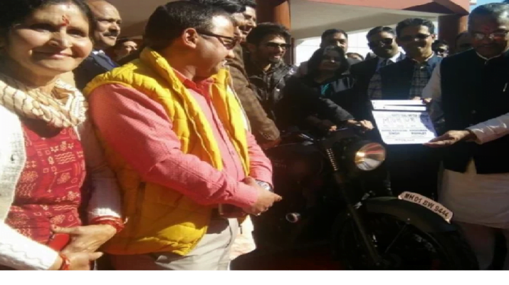 शाहिद कपूर पहुंचे उत्तराखंड, बोलेंगे गढ़वाली 1 Hello Uttarakhand News »