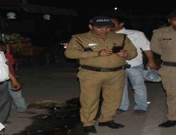 डीएम आफिस के सामने क्रेन की चपेट में बाइक, एक की मौत, एक घायल 3 Hello Uttarakhand News »