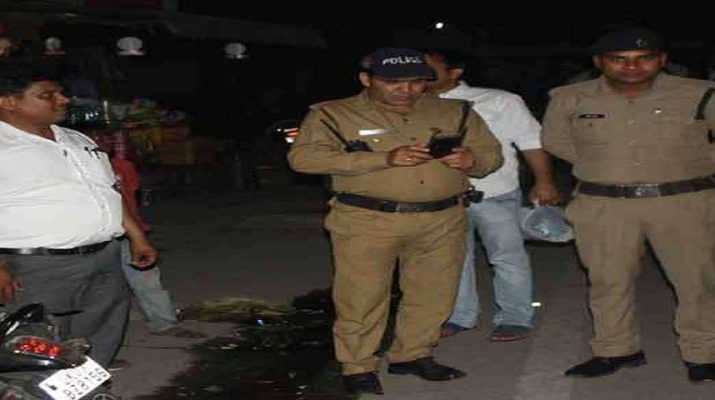 डीएम आफिस के सामने क्रेन की चपेट में बाइक, एक की मौत, एक घायल 1 Hello Uttarakhand News »