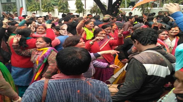 त्रिपुरा में बीजेपी की जीत का जश्न पहुंचा उत्तराखंड, खूब बजे ढोल-नगाड़े 1 Hello Uttarakhand News »