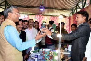 सीएम ने किया एलईडी ग्राम लाईट प्रशिक्षण कार्यक्रम का शुभारम्भ 2 Hello Uttarakhand News »