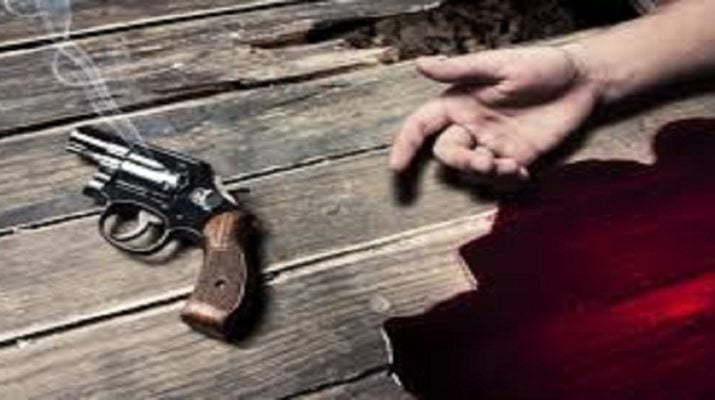 गार्ड ने सहकारी बैंक कैशियर और चपरासी को गोलियों से भुना, गिरफ्तार 1 Hello Uttarakhand News »