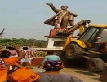 भाजपा आते ही त्रिपुरा में गिराई गई लेनिन की मूर्ति, भाजपा समर्थकों पर लगा आरोप 2 Hello Uttarakhand News »