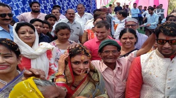 शादी के बाद गांव पहुंचीं मिस इंडिया ग्रैंड इंटरनेशनल अनुकृति, किया धारा पूजन, हुई तारीफ 1 Hello Uttarakhand News »