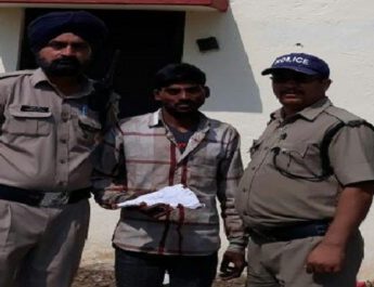 तमंचे के साथ चढ़ा पुलिस के हत्थे, राहगीरों को बनाता था शिकार 2 Hello Uttarakhand News »