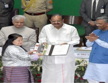 वन अकादमी देहरादून के दीक्षान्त समारोह में उपराष्ट्रपति, सीएम समेत केन्द्रीय पर्यावरण मंत्री ने की शिरकत, जाने खास बातें.. 2 Hello Uttarakhand News »