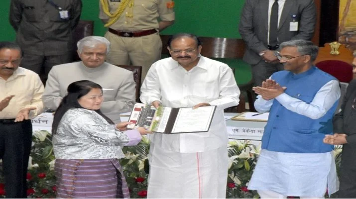 वन अकादमी देहरादून के दीक्षान्त समारोह में उपराष्ट्रपति, सीएम समेत केन्द्रीय पर्यावरण मंत्री ने की शिरकत, जाने खास बातें.. 1 Hello Uttarakhand News »