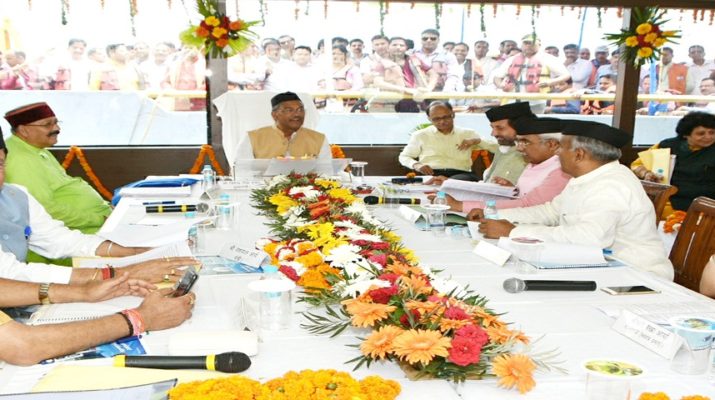 पहली बार टिहरी झील में आयोजित हुई ऐतिहासिक कैबिनेट बैठक, जाने बड़े फैसले.. 1 Hello Uttarakhand News »