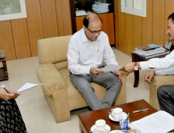 लोक सेवा आयोग परीक्षा के लिए अब बार-बार नहीं देने होंगे डॉक्यूमेंट, आपके मोबाइल पर मिलेगी विज्ञप्ति की जानकारी 3 Hello Uttarakhand News »