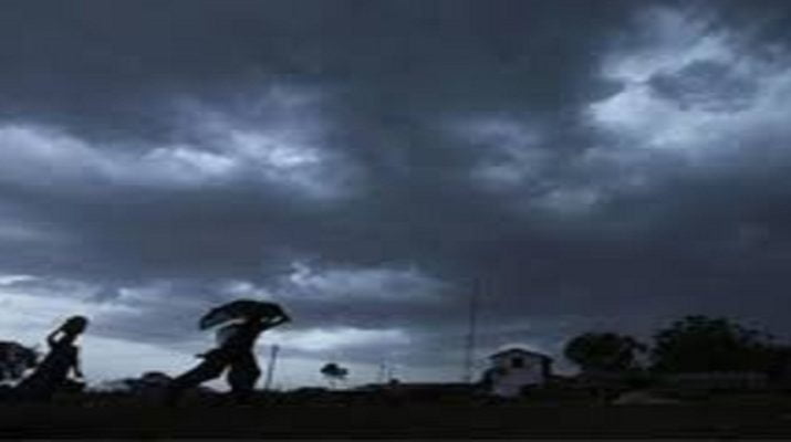उत्तराखंड: प्रदेश में एक बार फिर लौटी ठण्ड, पहाड़ों में बर्फ़बारी तो मैदानी इलाकों में रुक-रुक कर हुई बारिश 1 Hello Uttarakhand News »