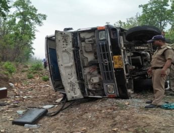 अनियन्त्रित होकर देहरादून में पलटी बस, 19 लोग घायल 3 Hello Uttarakhand News »