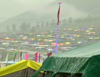 भारी बारिश के चलते रोकी गई अमरनाथ यात्रा, 48 घंटे का अलर्ट जारी 2 Hello Uttarakhand News »