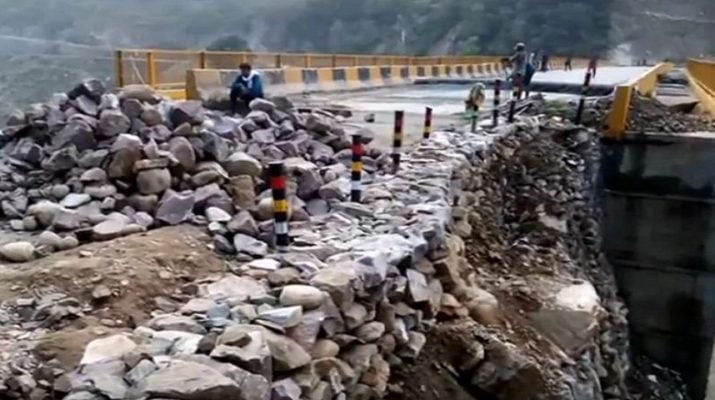 शुरूवाती बारिश में ही खुली यात्रा व्यवस्थाओं की पोल, ढहे पुस्ते, मार्ग बाधित 1 Hello Uttarakhand News »