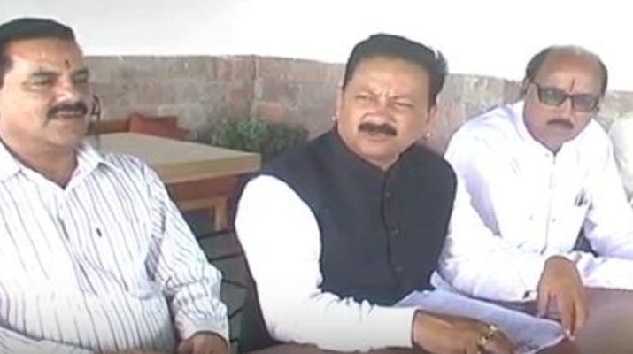 सीएम के कार्यक्रम में स्थानीय विधायक को नहीं किया आमंत्रित, कांग्रेस विधायक ने जताई नराजगी 1 सीएम के कार्यक्रम में स्थानीय विधायक को नहीं किया आमंत्रित, कांग्रेस विधायक ने जताई नराजगी 1 Hello Uttarakhand News »